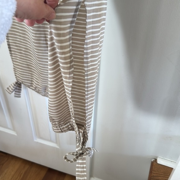 Chico’s Black Label Striped Beige and White Jogger Pants size 2 Large - Picture 8 of 10